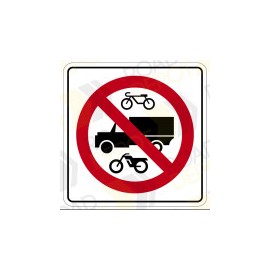 Calcomanía reflejante impresa de señal SR-27 PROHIBIDA LA CIRCULACIÓN DE BICICLETAS, VEHICULOS DE CARGA Y MOTOCICLETAS